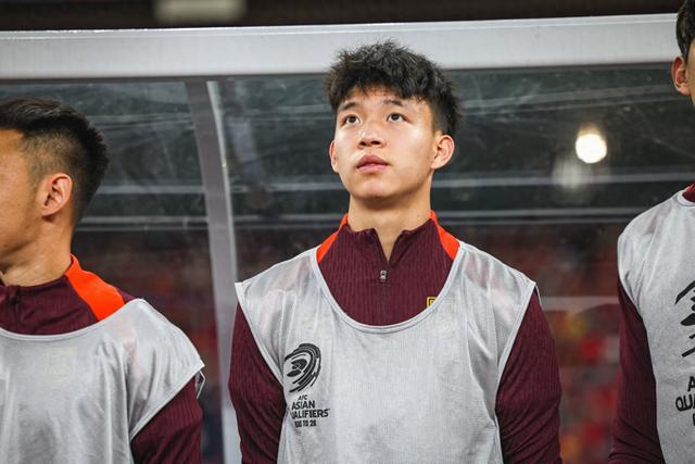 繼續(xù)442！國足生死戰(zhàn)王鈺棟或有機(jī)會首發(fā)，伊萬變陣可能性不大