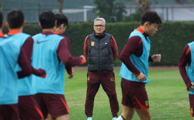 熱切追捧塞爾吉尼奧，憑啥對中超第一外援，要求如此挑剔、苛刻？