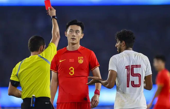 盧特富林3次主哨印尼全勝，亞運賽場曾紅牌罰下蔣圣龍