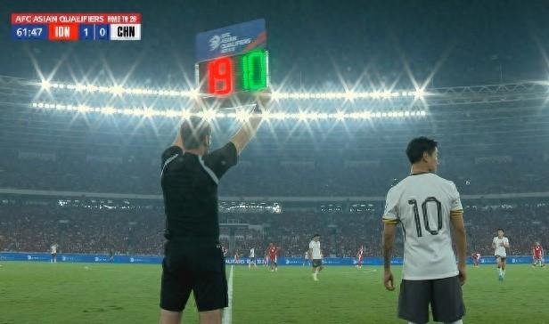国足再次调整！韦世豪第62分钟登场，曹永竞被换下