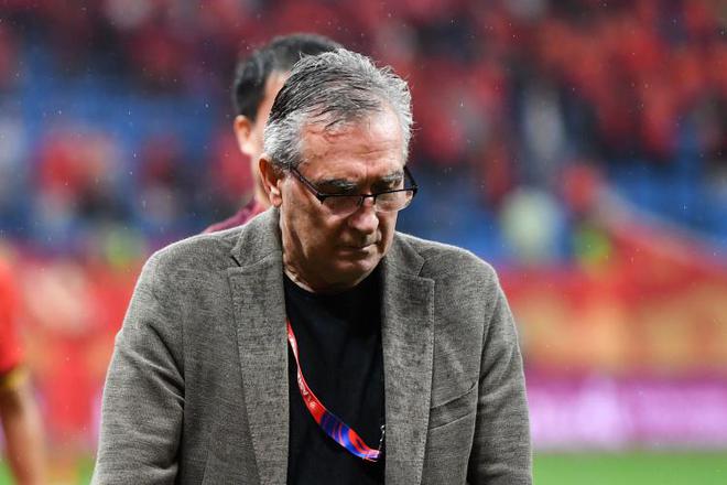 記者：2002年第一次出國采訪是韓國 越南印尼如今都成了攔路虎了