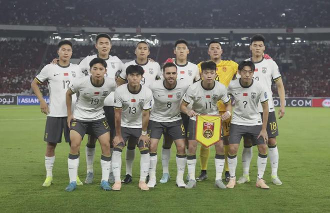 國(guó)足負(fù)印尼無(wú)緣世界杯！8人或出局！伊萬(wàn)下課，范志毅黃健翔辣評(píng)