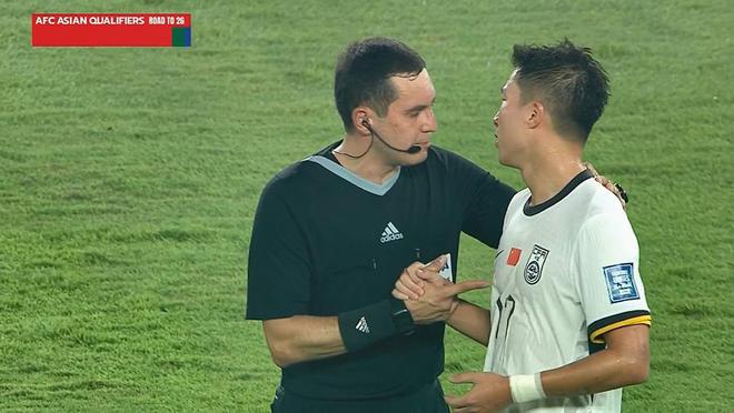 申花替補(bǔ)=國(guó)足主力！楊澤翔是國(guó)足唯一右后衛(wèi)，中超共出場(chǎng)179分鐘