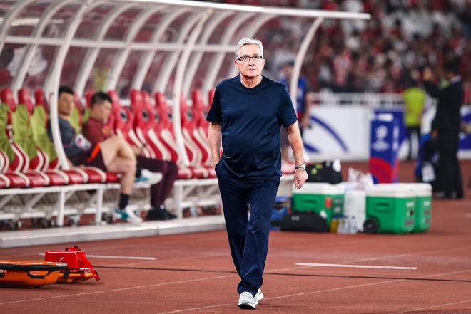 黃健翔：伊萬單后腰讓國足無法適應，許多問題都源于此