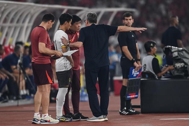 記者：讓沈祥福帶這支國足，拿到的分數也不會比伊萬少