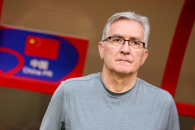 東體：國足長集訓后狀態反而差，伊萬若真考察就不會邊衛缺人