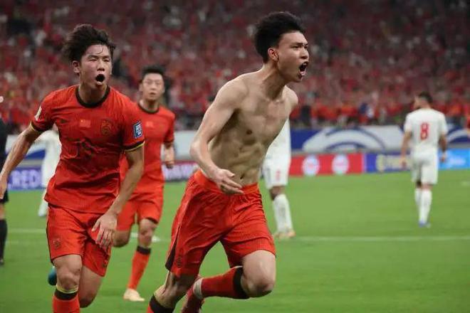 浙江18岁小将王钰栋，绝杀！国足1-0巴林告别世预赛
