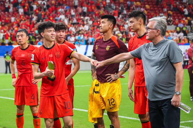 北青：伊萬(wàn)不排除征戰(zhàn)東亞杯&合同2027年到期，足協(xié)可根據(jù)成績(jī)終止合同