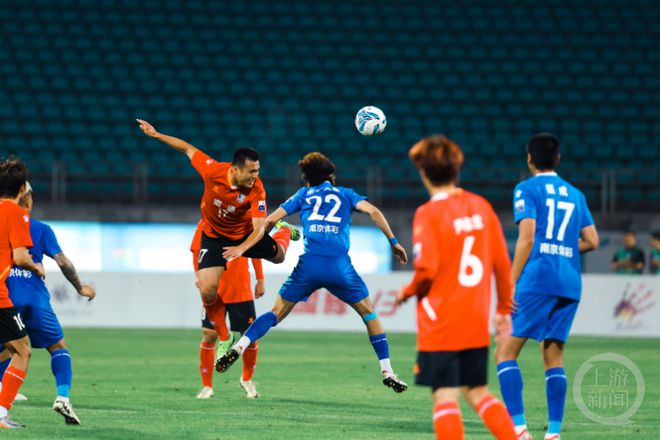 “蘇超”球隊對陣國足勝算幾何？專業(yè)人士：業(yè)余球隊擊敗職業(yè)隊概率極小，不能如此“碰瓷”