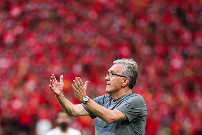 李毅：國足當(dāng)務(wù)之急是選好下任主帥，我傾向于歐洲年輕教練