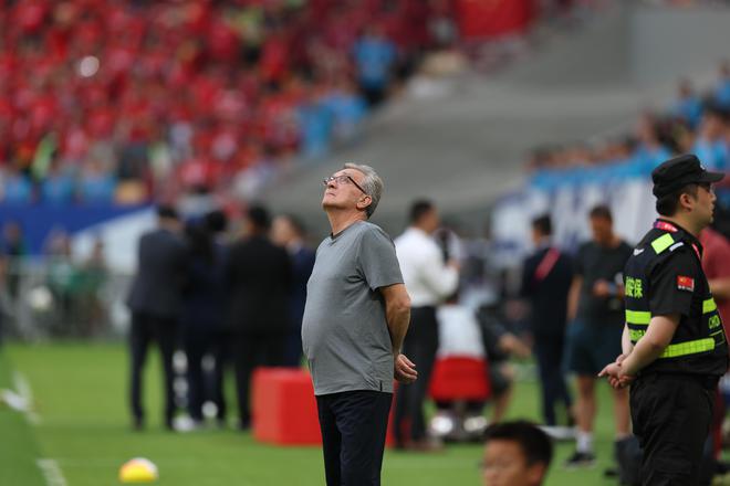 未帶隊進世界杯但提拔多位年輕球員，如何評價伊萬在世預(yù)賽的執(zhí)教表現(xiàn)