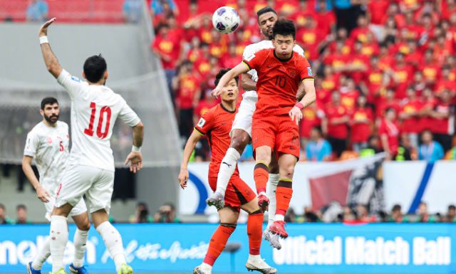 世预赛国足1-0巴林，虽小胜难掩积弊，小将处子球未来仍需变革