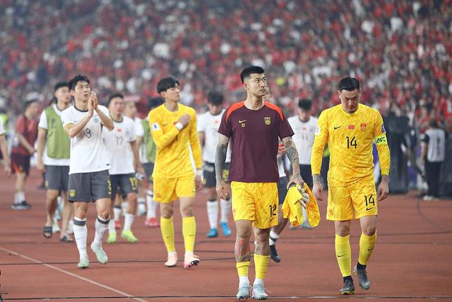 2-1到1-0，1分之差無(wú)緣附加賽，國(guó)足輸在哪里？?jī)H1人可昂首離開(kāi)！