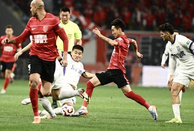 中超重燃戰(zhàn)火 成都蓉城繼續(xù)沖擊榜首