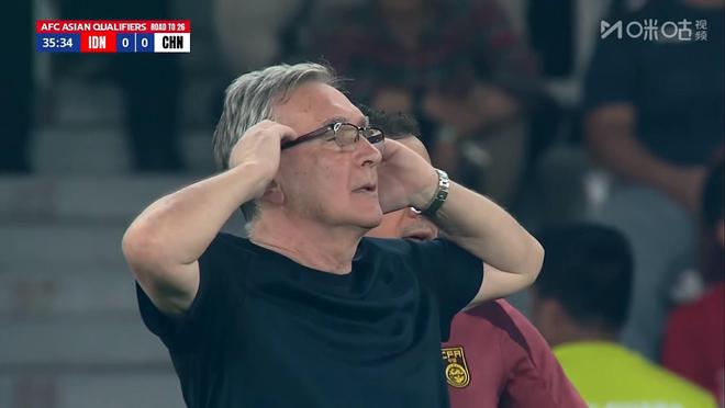 李璇：足協(xié)得考慮未來發(fā)展，伊萬沒法建立長期帶兵打仗的自信