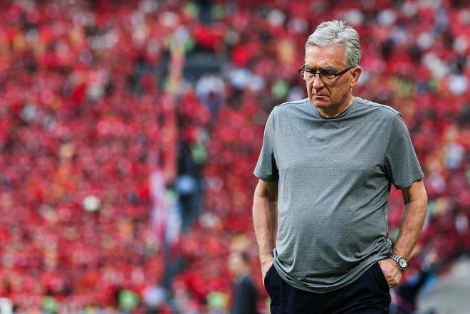 狼狽！71歲伊萬下課后凌晨離開中國 無人送行 飛39小時回老家