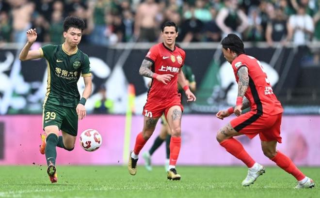 10天連踢3場(chǎng)！18歲王鈺棟累了：隱身+多項(xiàng)數(shù)據(jù)掛零，被換下不開心