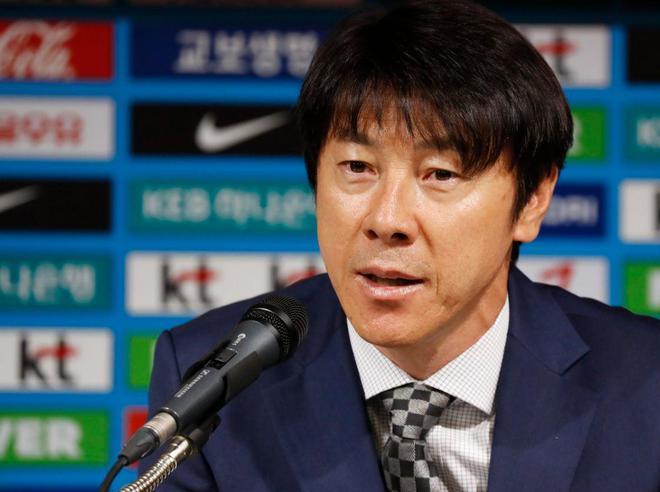 韓名帥回應(yīng)國(guó)足邀請(qǐng)：可以考慮+但尚無(wú)對(duì)話 記者：決不能請(qǐng)韓國(guó)人