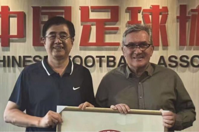 足協(xié)剛換帥僅3天，54歲韓國名帥請纓執(zhí)教國足，最快下個月能上任