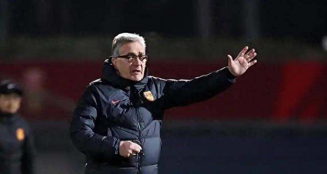 曝原U20國足主帥久爾杰維奇將擔(dān)任臨時主帥！帶領(lǐng)國足征戰(zhàn)東亞杯