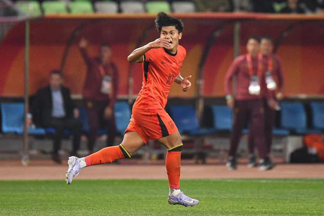 北青體育：蒯紀(jì)聞、朱鵬宇、陶強(qiáng)龍等多名00后進(jìn)東亞杯備選陣容