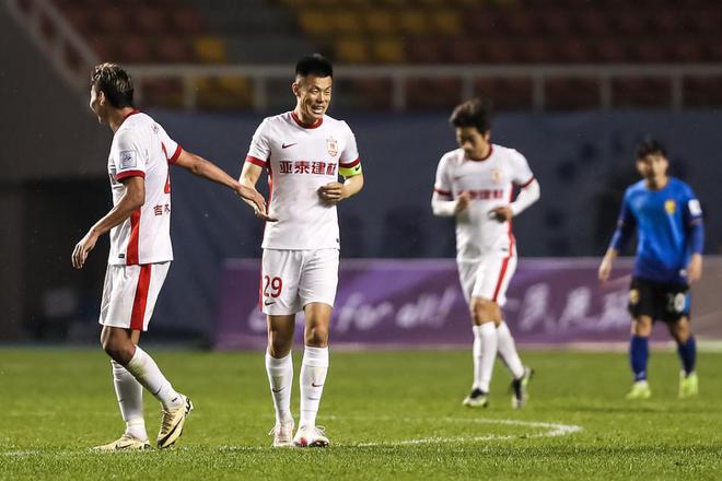 14輪僅5分！前中超冠軍自救：2大國腳+海港名將馳援 法乙射手加盟