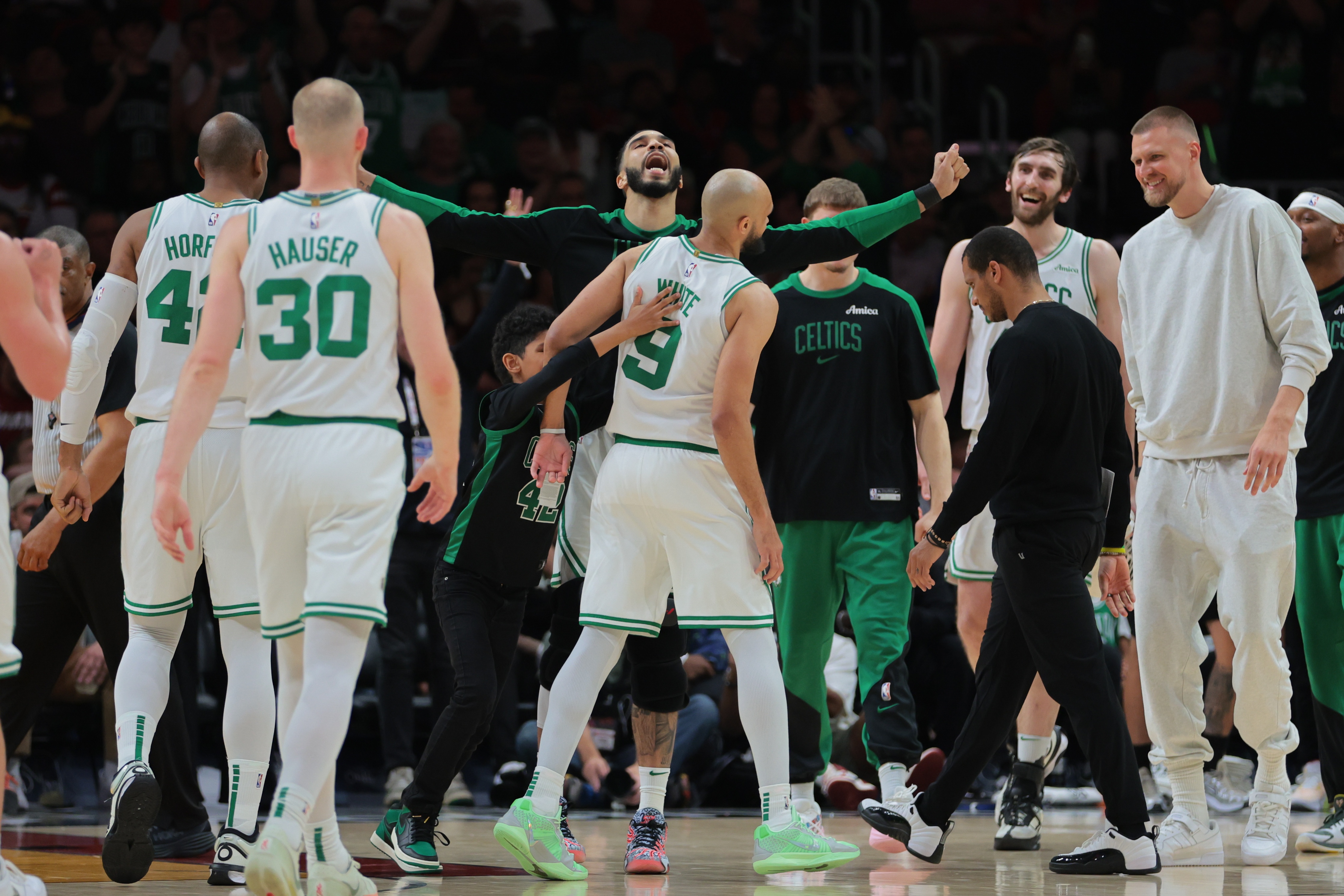 NBA的三分出手真的太多了吗？至少联盟目前还不这么认为