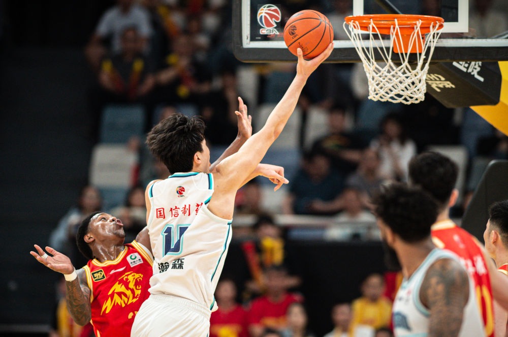CBA综合：青岛客场胜广厦 辽宁主场再胜新疆