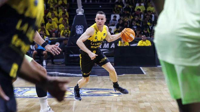 NBA初代老六,42岁进入生涯<a href=/tag/1091.html target=_blank class=infotextkey>巅峰</a>?!