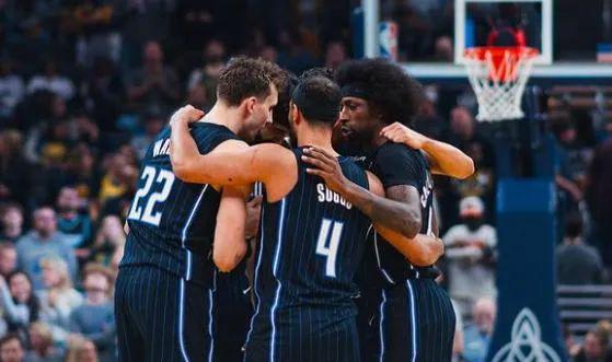 当家球星伤停后,他们成了NBA最猛球队