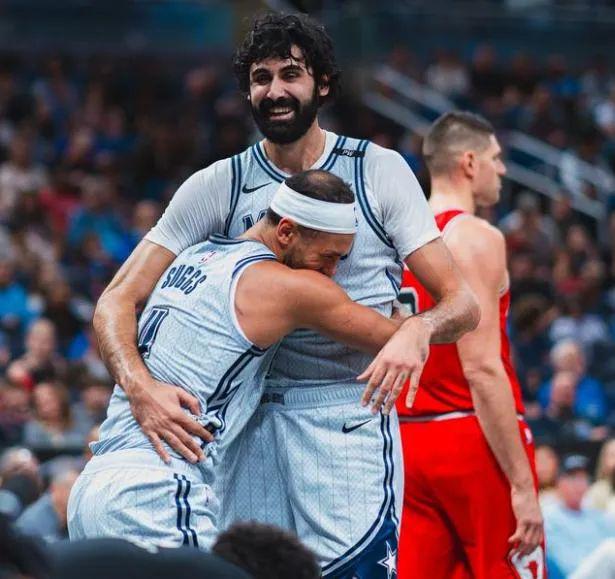当家球星伤停后,他们成了NBA最猛球队