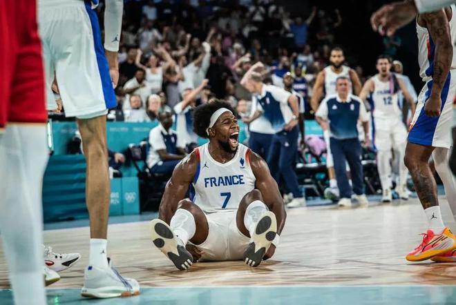 打过两次CBA,奥运隔扣詹姆斯,现在他要自己掏钱回NBA了