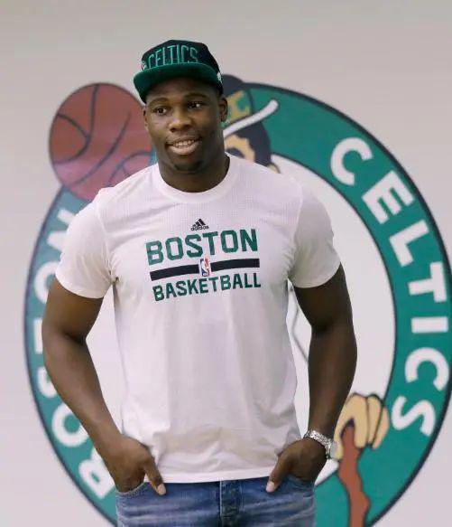 打过两次CBA,奥运隔扣詹姆斯,现在他要自己掏钱回NBA了