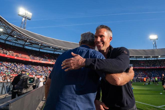 2-0大冷門，荷甲第9掀翻荷甲第3，范佩西率隊(duì)獲季軍和歐冠資格