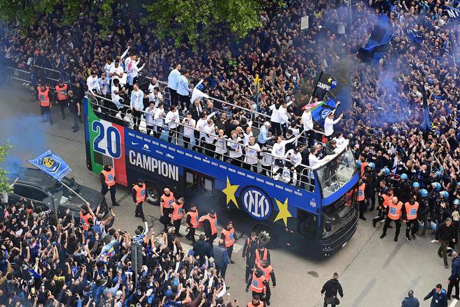 共和報：如果國米奪得歐冠冠軍，將在周日的米蘭舉行大巴巡游慶典
