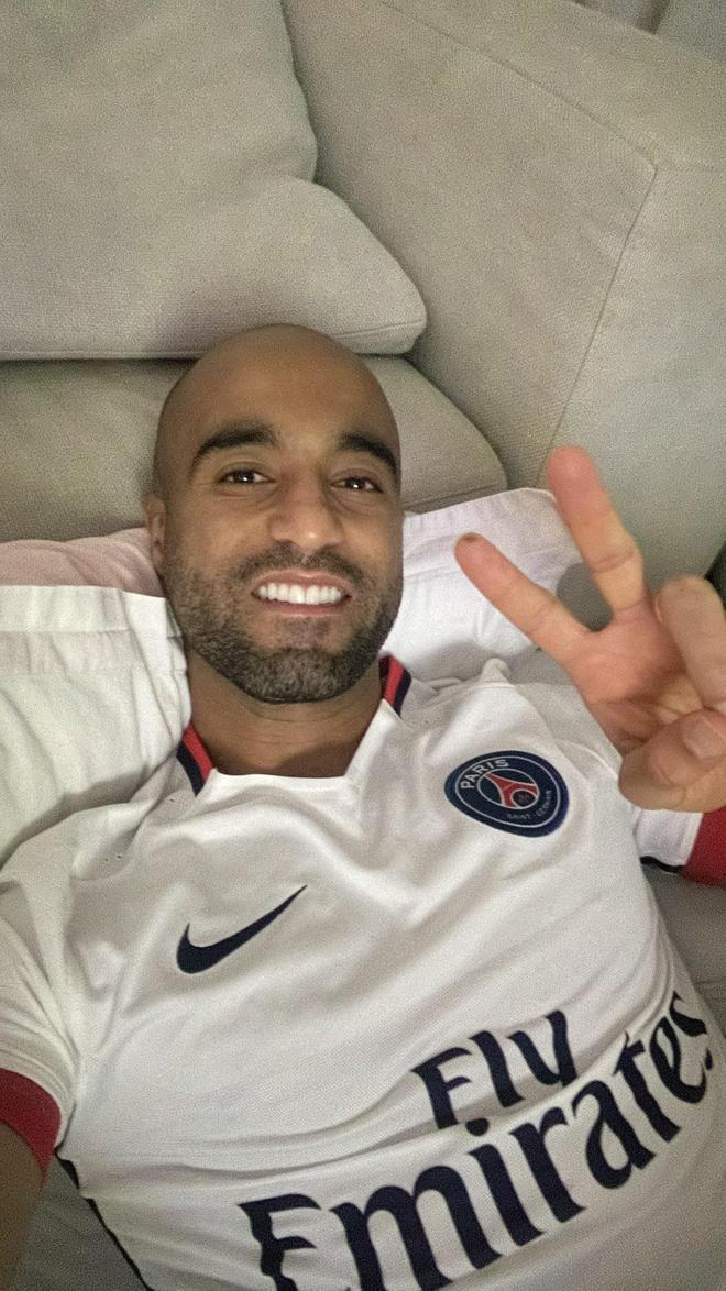 巴黎隊史首奪歐冠冠軍，盧卡斯-莫拉社媒發(fā)文慶祝