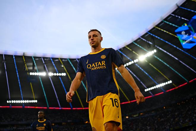 記者：弗拉泰西對歐冠決賽未出場很失望，并為此質問小因扎吉