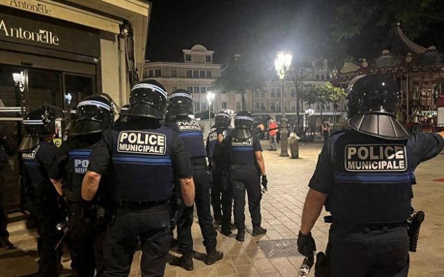法國球迷慶祝歐冠奪冠出現(xiàn)混亂 一名少年被刺身亡