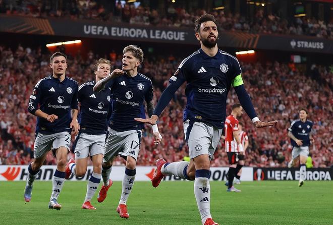 3:0！B費(fèi)雙響，登頂射手榜，曼聯(lián)攻陷魔鬼主場，一只腳踏進(jìn)決賽