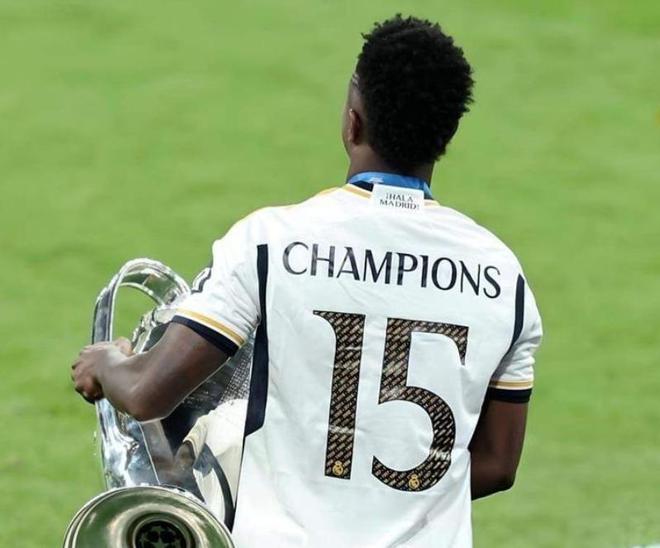 老佛爺“分蛋糕”！西媒曝維尼修斯續約，超姆巴佩成皇馬第一高薪