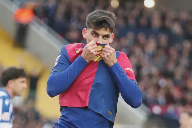 西媒：赫拉德·馬丁因表現出色獲獎賞，下賽季將獲巴薩一線隊薪水