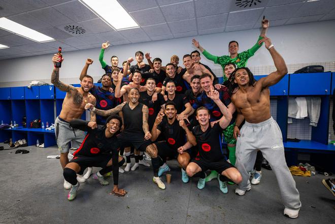 好兄弟！網友曬奧爾莫、佩德里賽后騎車前往醫院，看望患病的費蘭