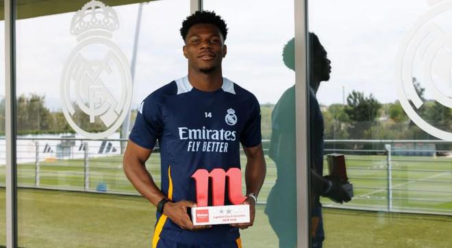 官方：楚阿梅尼當(dāng)選皇馬4月最佳球員；球員蟬聯(lián)月最佳