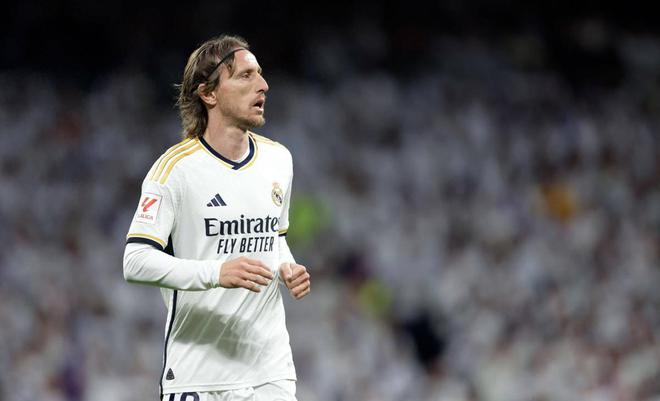 離別季到來，四大老將宣布離開，三連冠皇馬剩1人，丁丁頂級禮遇