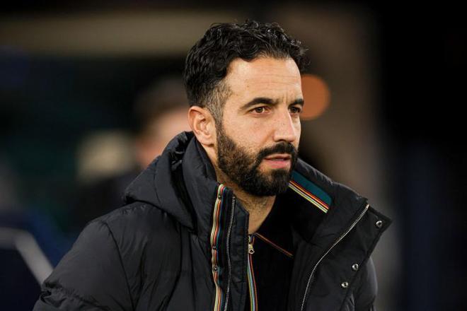 內(nèi)文指出，阿莫林可以舍棄聯(lián)賽，皇家社會(huì)有機(jī)會(huì)聘用魔力鳥