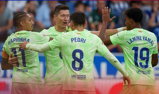 巴薩官方：球隊(duì)5人入圍西甲賽季最佳提名，弗里克角逐最佳教練