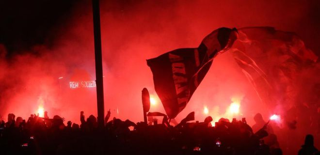 世體：因在巴斯克德比中燃放煙花，兩個球迷被禁入體育場一年