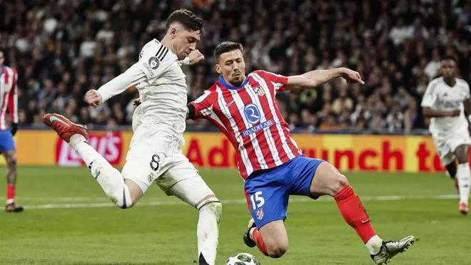 每體：朗格萊渴望繼續在西蒙尼麾下效力，他已與巴薩管理層會面