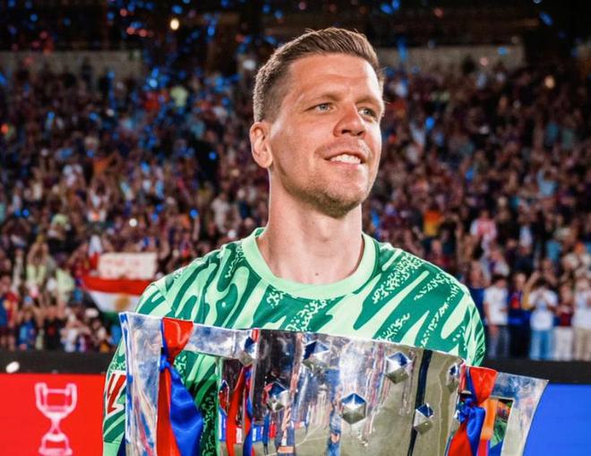 記者：續(xù)約之前什琴斯尼想先看看巴薩是否會(huì)簽新門將