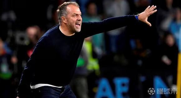 記者：弗里克拿到了聯(lián)賽冠軍獎(jiǎng)金，但他平分給了教練組所有人